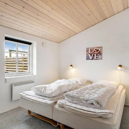Дом отдыха In Ulfborg With Sauna